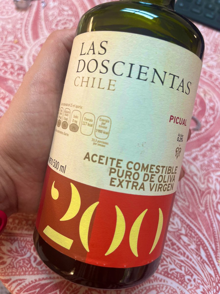aleidarobles's tweet photo. Hoy probé en el carpaccio este aceite de oliva que les dejo como recomendaciones #LasDoscientas Solo había probado Arbequina y hoy probé por primera vez #Picual. Fresco y amargo delicioso. Cualquier aceite de esta marca es lo mejor pero esta variedad la amé. #LaBuenaMesa by me. https://t.co/f7Sl7xiVsm