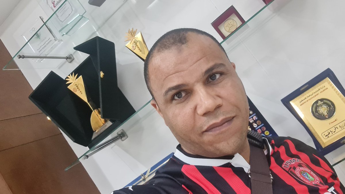 khellouadel's tweet photo. رغم النحس ! إلا أن اتحاد العاصمة وفريق القلب أصبح أخيرا بطلا في قارته وروّض النجمة الأفريقية 
ترليون مبارك لكل عاشق للاتحاد https://t.co/mzqC11YhhO