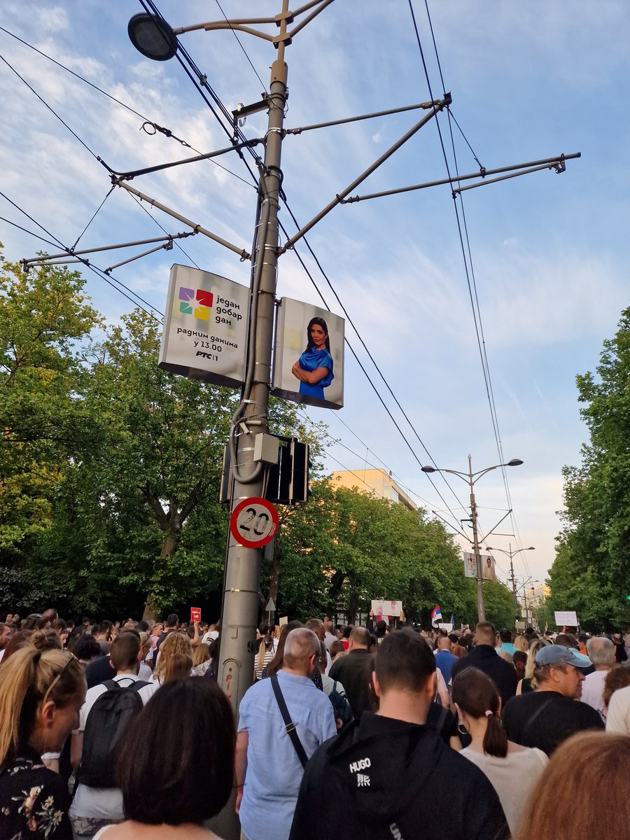 Još jedan dobar dan, kolege lešinari i hijene