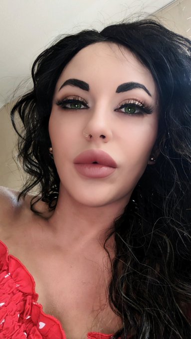 "There is always light. If only we're brave enough to see it. If only we're brave enough to be it." Amanda<a href="/tag/bethelight"class="tags"><span>#bethelight</span></a><a href="/tag/loveislove"class="tags"><span>#loveislove</span></a>