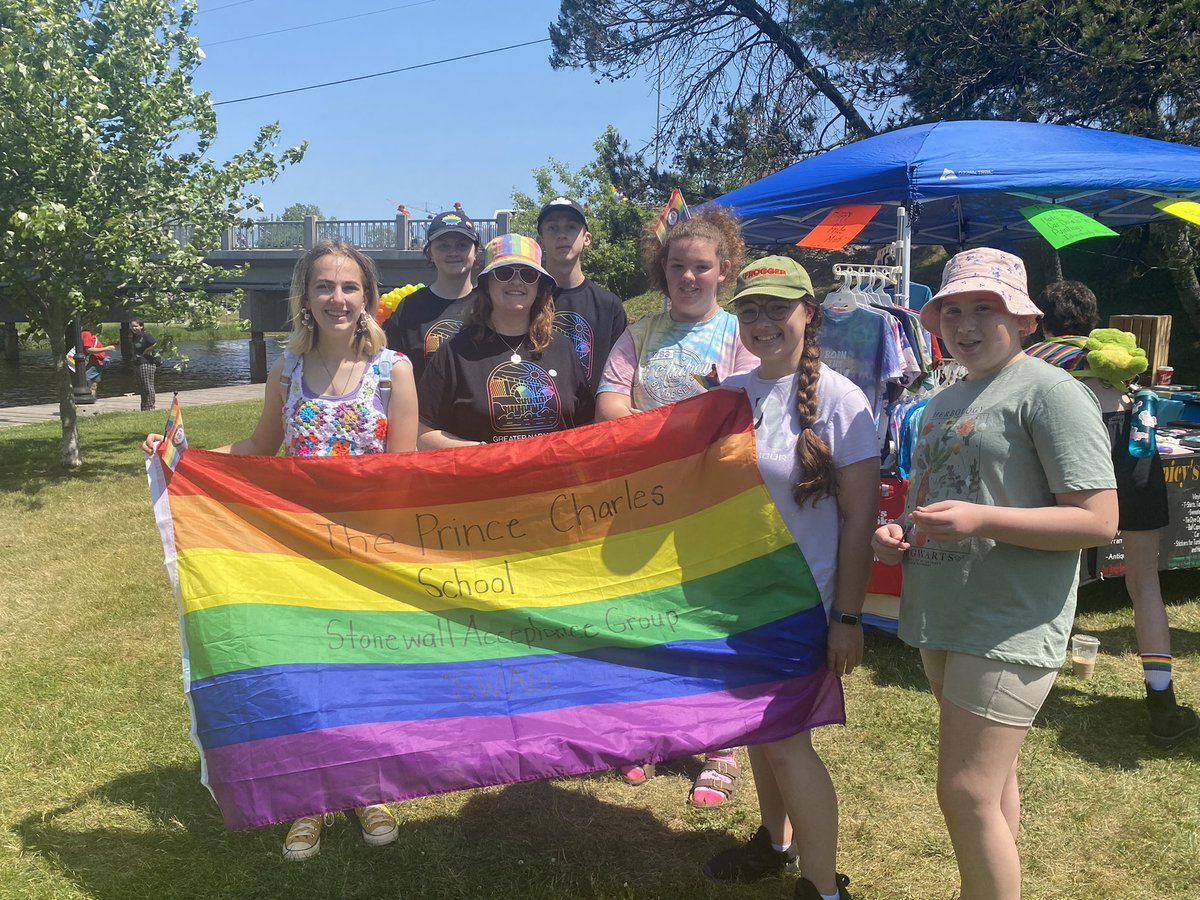 Proud to support the Napanee Community at their 2nd annual pride event with students, staff and families @LimestoneDSB @Southview_LDSB @TPCS_LDSB @D27OSSTF @psspd27osstf