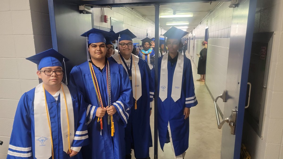 HISDHighSchools's tweet photo. Congratulations @JaneLongFutures graduates! Education is the most powerful weapon for changing the world 🌎  @GPonceHS @JoeChandlerHISD https://t.co/1DiQ7Oohxk