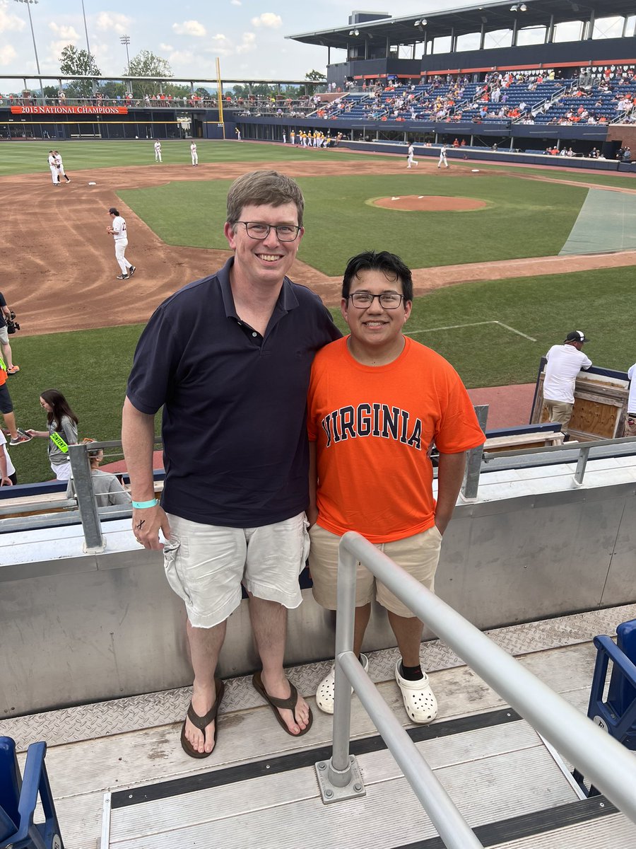 Game 4. UVA v. ECU.  Go Hoos! #RoadToOmaha #GoHoos
🔷⚔️⚾️⚔️🔶