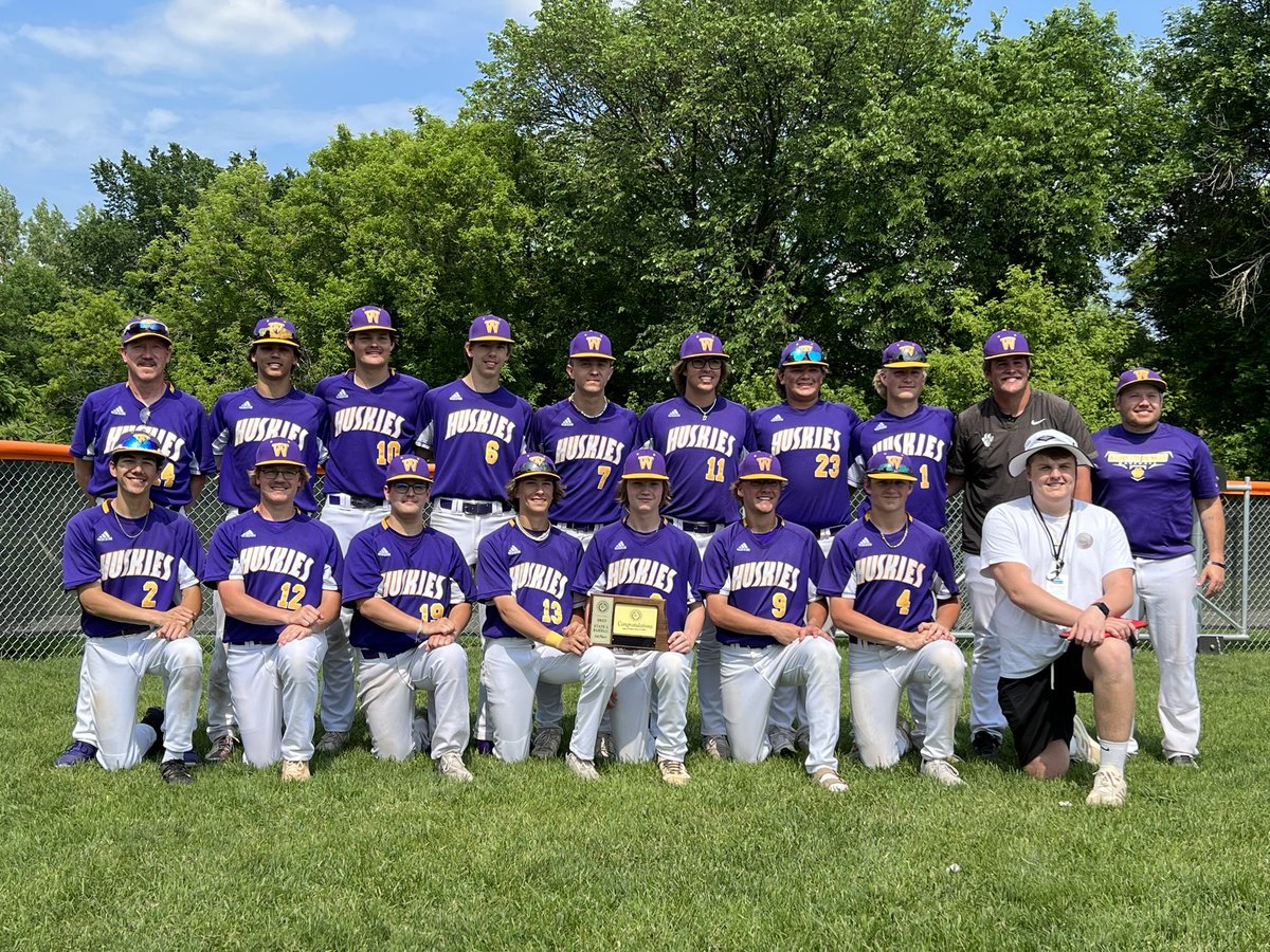WHSHuskies's tweet photo. 2023 ND State A 3rd Place Team. Congrats Huskies. #StrengthLiesInUnity #HuskiePride https://t.co/N5hDY0ROUv