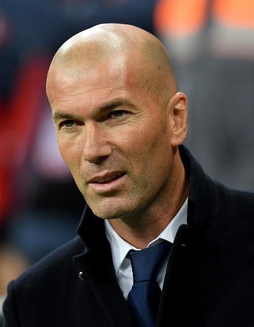 Scoop__Foot's tweet photo. 🚨Bouleversement à Marseille !

Zidane pourrait annoncer très prochainement son arrivée à l’OM 🤯

L’ex madrilène est en discussion avec le clan Longoria depuis plusieurs semaines et son arrivée est proche d’être officialisée!

Ce n’est plus qu’une histoire de jours ! 
#MercatOM https://t.co/xucvmYAoQ6