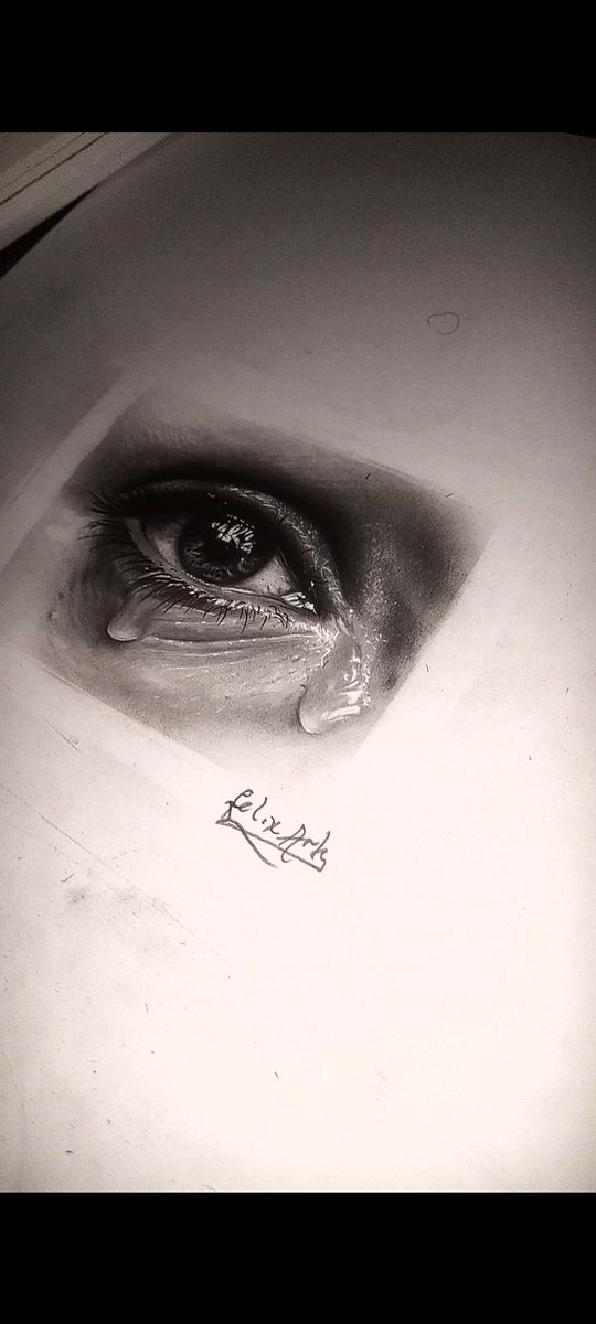 What's your favorite part of a                  portrait drawing??
     For me, it's the eyes ☺️🙌🏼...
 that's why I always start with the eyes when drawing...
 Title: "Tears drop".
#art #artmoots #ArtistOnTwitter <a href="/ArtMutuals/">Art(ist) RT & Support! ✩｡:*•.★✼☆｡.</a> <a href="/ArtMoots/">ArtMoots</a> <a href="/Spotlight_Lib/">Spotlight Liberia</a>