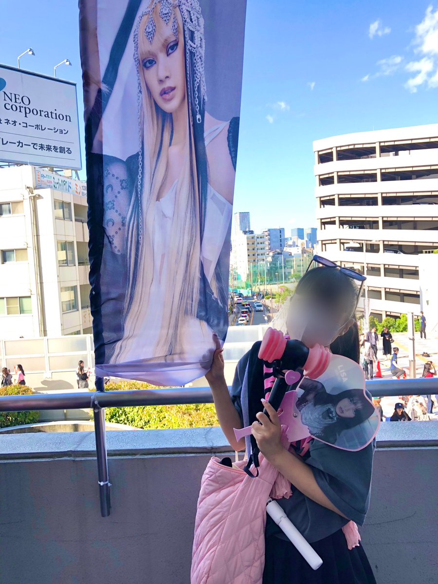 08__nnr's tweet photo. 6/3
大好きな推しのライブに大好きな友達と初参戦しました🖤🩷周りがBLINKで囲まれて、本当に幸せな空間でした。地方の中学生なので、お金や時間の制限があり、買いたかったグッズを全部買えなかったし、本当は2日目も参戦したかったです😢ソンルム予定してて会えなかった方すみません💦→続く https://t.co/qnvZvsMFgX