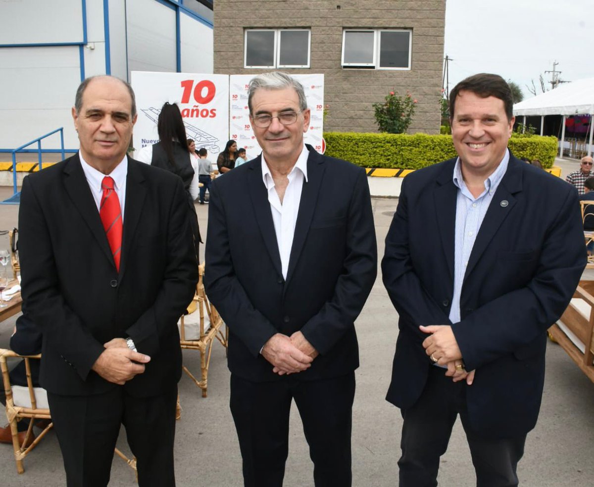 GobiernoSDE's tweet image. ¡Feliz 10° #Aniversario #COMECO! 🍎

➡️ Con la presencia del ministro de Producción, Recursos Naturales, Forestación y Tierras, Miguel Mandrille, se realizó por los 10 años de la Cooperativa Mercado Concentrador Frutihorticola "Comeco" ubicado en la ciudad de La Banda.
