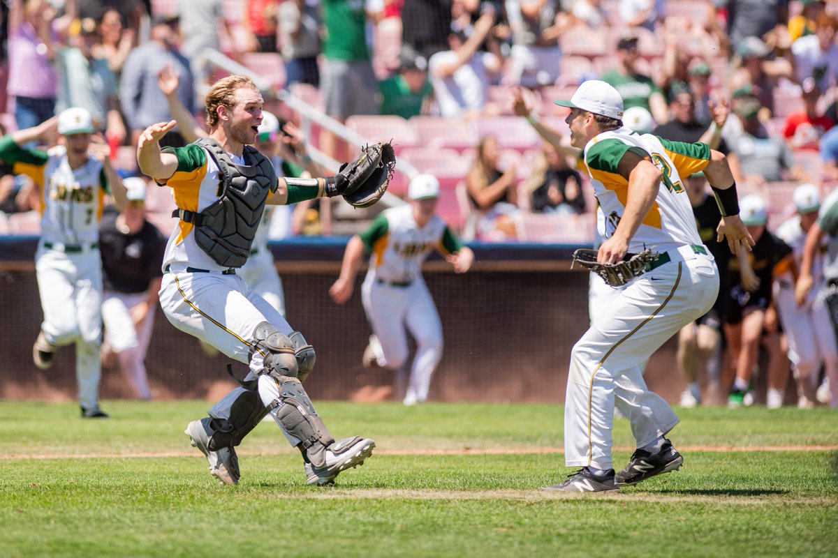 Austin White (@ajw_sports) on Twitter photo That state title feeling. Read more from the game here: westlinntidings.com/sports/west-li⦠#opreps
Photo via <a href="/ORSportsPhotos/">Oregon Sports Photos</a> That state title feeling. Read more from the game here: westlinntidings.com/sports/west-li⦠#opreps
Photo via <a href="/ORSportsPhotos/">Oregon Sports Photos</a>