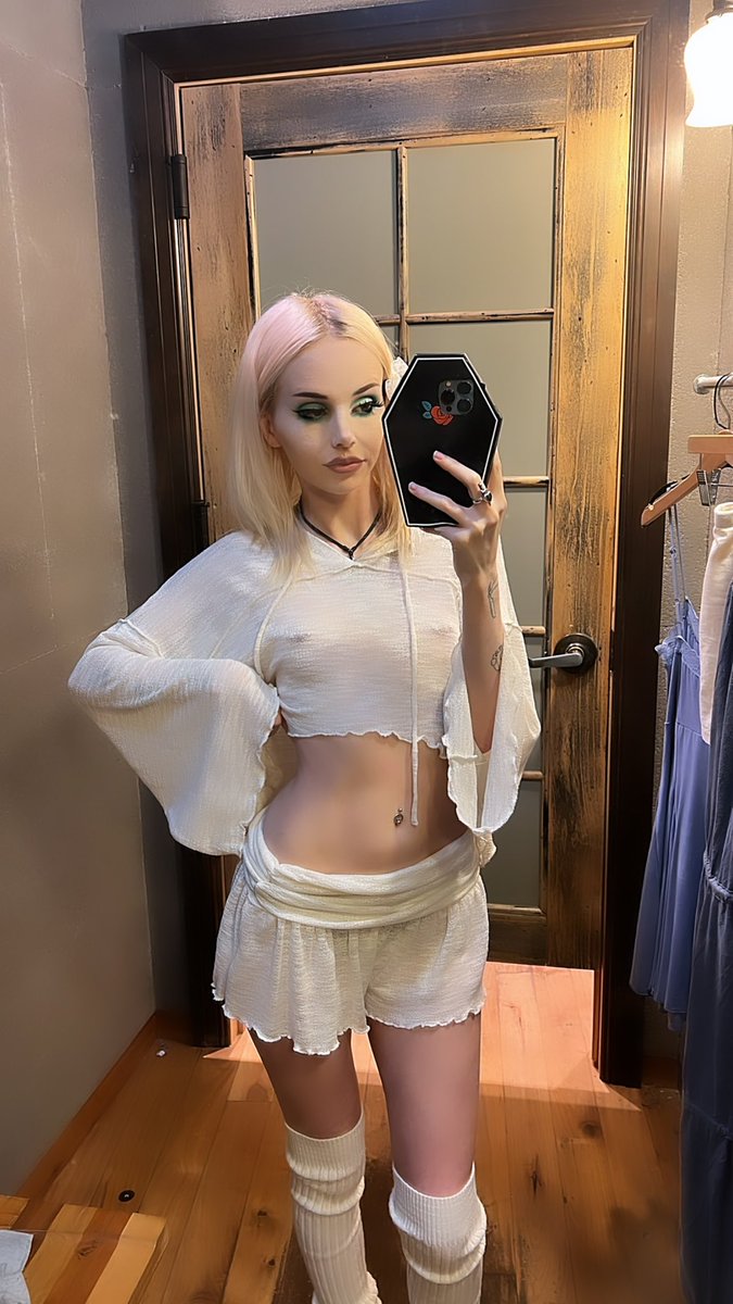 kirsten kaye on Twitter: "hey do u like my outfit"