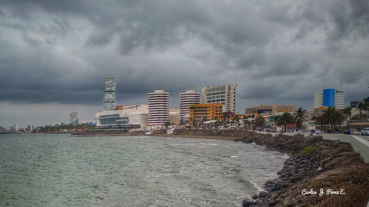 cjperez7's tweet photo. Litoral en Boca del Río rumbo a Mocambo #Veracruz #boca https://t.co/AOZwEderpt