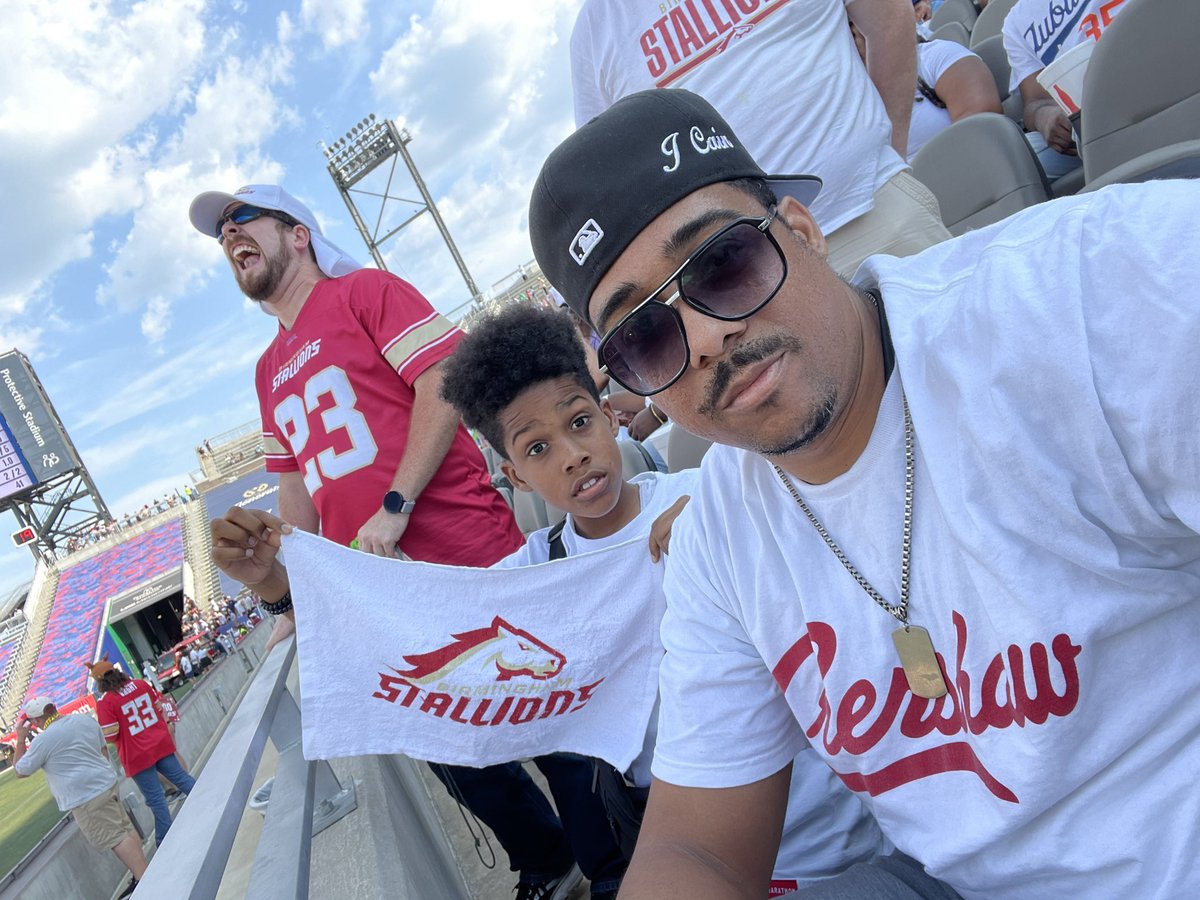 JCainTheFirst's tweet photo. Stallions for the Win!!!! #GiddyUp https://t.co/25e9QVgTfW