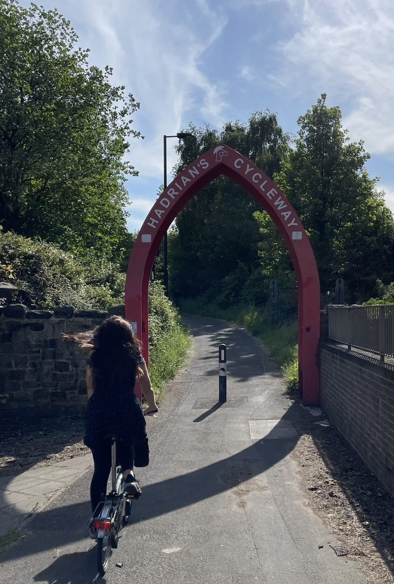 CorrinnaCycles's tweet photo. Happy #WorldBikeDay 
#coasttocoast
#HadriansWall 
#Brompton
#wearwhatyoulike
#getoutside
#nearlyhalfway
#busmansholiday
#getonyerbike 🚲 https://t.co/u9gO2dSlx4