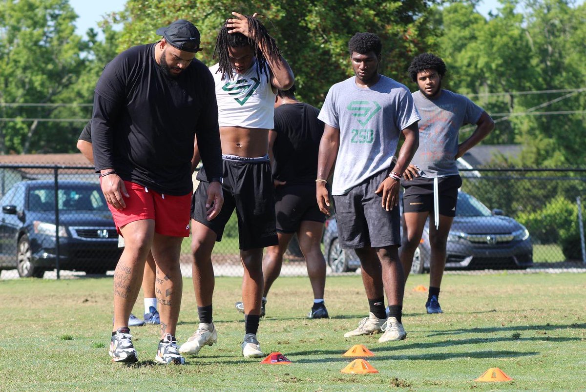 Sackacademy's tweet photo. Saturday Work https://t.co/WbpXkpzonT