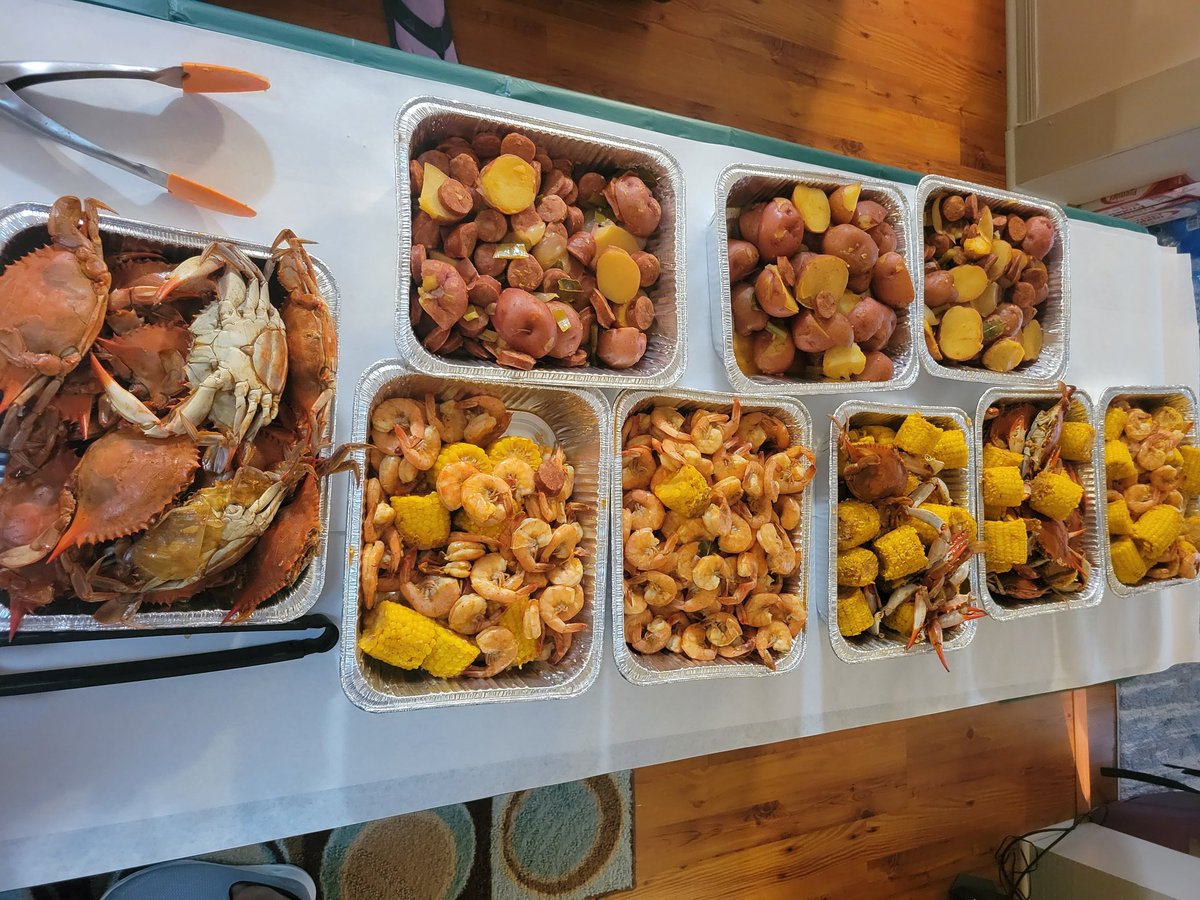 TimLeeseberg73's tweet photo. Low country boil with family and friends. https://t.co/1B9JJS0ibx