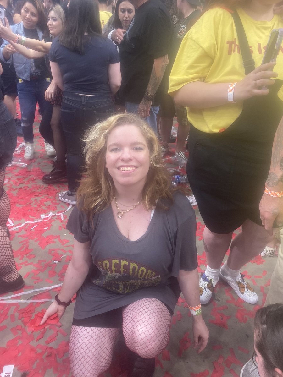 traceytrace_'s tweet photo. I have SO many pictures from last night to go through. Can’t thank you enough @paramore #ParamoreDC 🧡 https://t.co/0jzKp3Wdy0