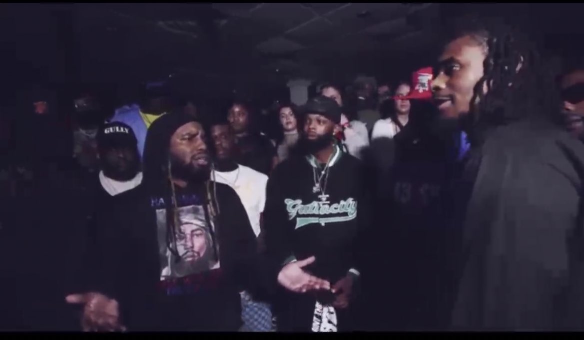 damnimwild's tweet image. Down in the #Trenches 
This room got that energy to it
Bring that feel back to battle rap
#GuttaCity