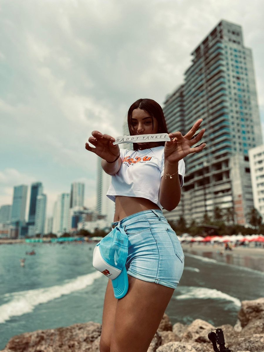 daddy_yankee's tweet photo. En la BEACHY en Cartagena, Colombia 🇨🇴 https://t.co/gjUf5QSd0i