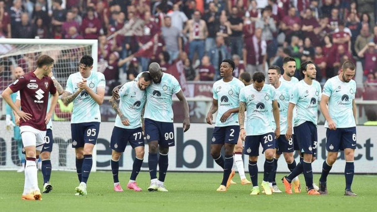 Şampiyonlar Ligi finalisti Inter, İtalya Serie A'nın son haftasında Torino'ya konuk oldu.  Uğraştan konuk Inter, 37. dakikada Marcelo Brozovic'in golüyle 1-0 galip ayrıldı ve Serie A'da 2022-2023 dönemini galibiyetle tamamladı.  #haber #sondakika

haberstari.com/inter-donemi-g…