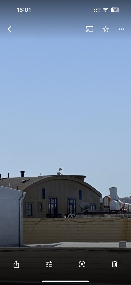 afkuscher's tweet photo. @monkeybrainsnet is that one of your gigabit dishes back there I am spying (looks like the building on top of the tmo store on 17th and Valencia). Trying to figure out if i can tap into this or even a normal line 😊 https://t.co/X4874D4k4W