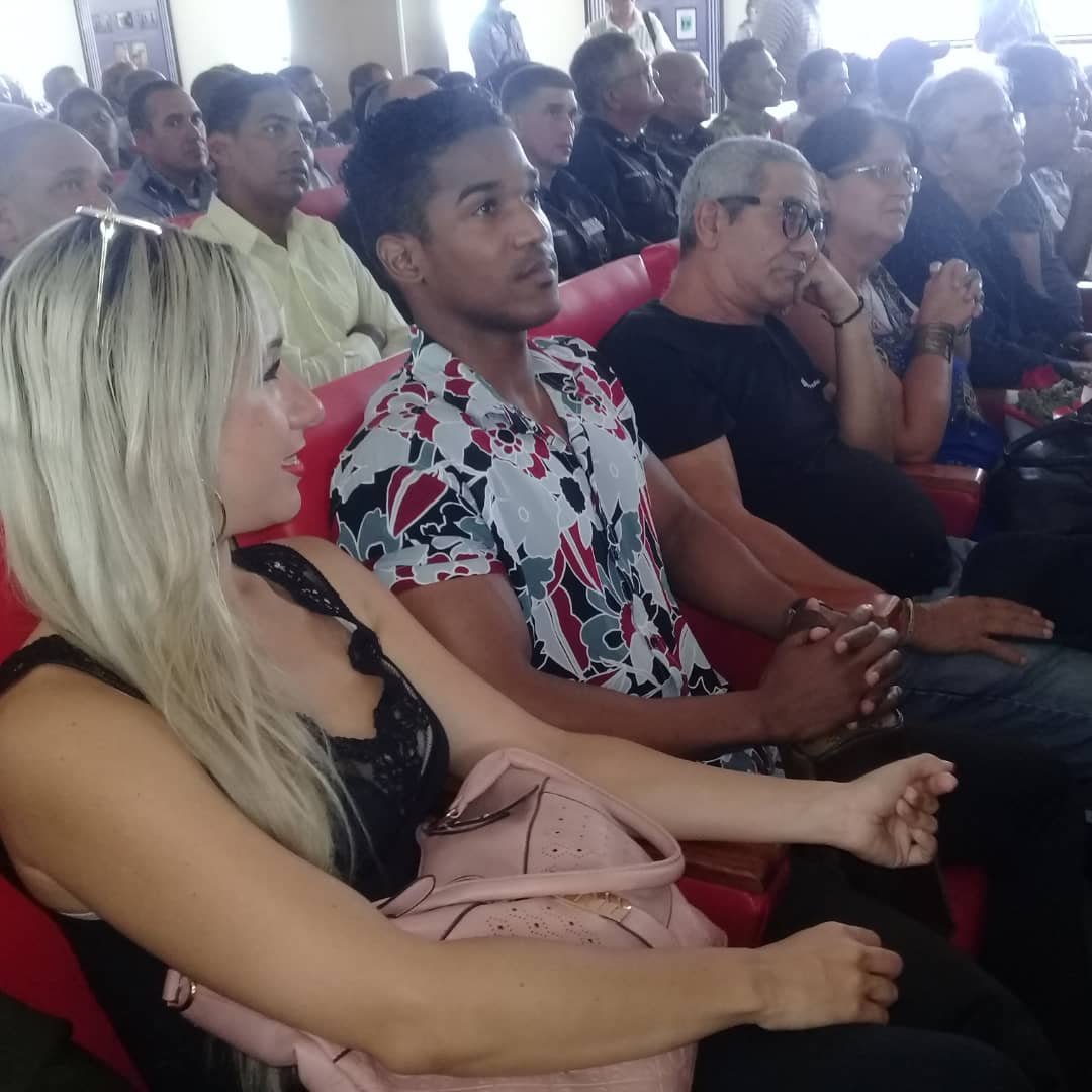 En la  Brigada de Patrullas de la Dirección General de la Policía Nacional Revolucionaria efectuaron Premier de la temporada de Tras la Huella y acto de reconocimiento a realizadores,  órganos y oficiales que han contribuido sistemáticamente a su producción. #MinintCuba