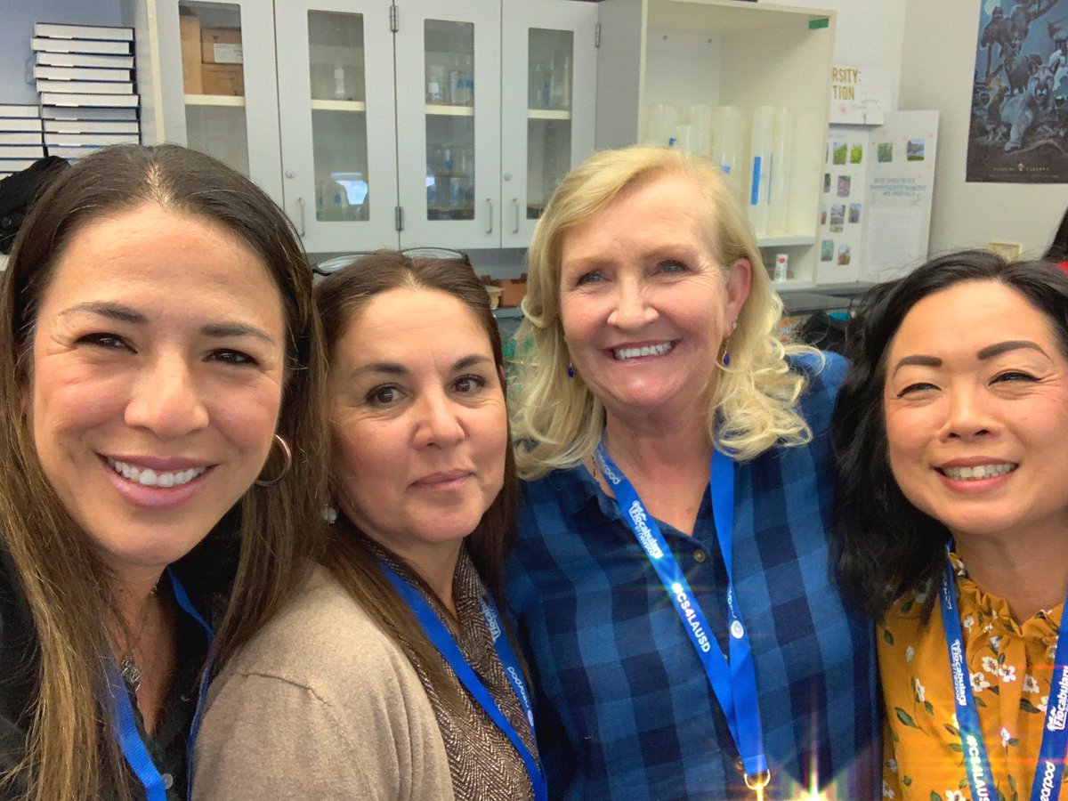 YMeza44's tweet image. Principals set the tone! Always happy to see @principalcwc engaged in #CS learning for her Ss! #LifeLongLearner #CS4LAUSD #EmpoweredByITI @ITI_LAUSD @LASchoolsNorth