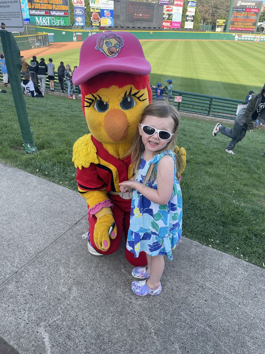 arheitman's tweet photo. First time meeting Mittsy! ❤️@RocRedWings https://t.co/O7C7iA46wQ