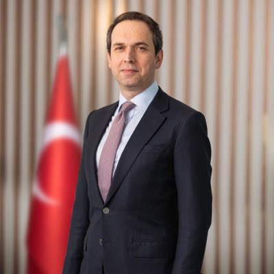 AlihanDoner's tweet photo. Cumhurbaşkanlığı yeni kabinesinde Enerji ve Tabii Kaynaklar Bakanlığına getirilen hemşehrimiz Sn. Alparslan Bayraktar'ı tebrik ediyorum. 
Sayın Bakanımıza görevlerinde başarılar diliyorum.
@aBayraktar1 https://t.co/Du1iherQFC