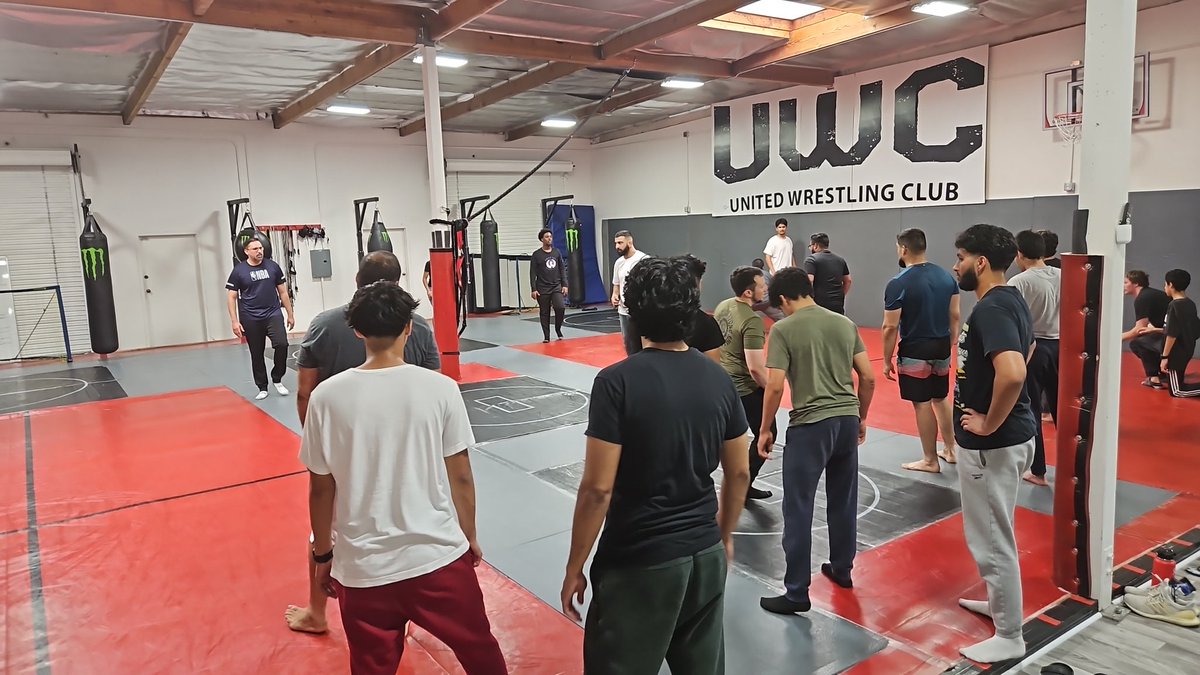 JABIRtarin's tweet photo. Very grateful for the opportunity at United Wrestling Club. An amazing experience to learn about physical health. Started by sharing stories about wrestling and Prophetic manliness amongst the Prophet ﷺ and the sahaba, ended with grappling/sparring sessions.

@wasilahconnect https://t.co/mUiJwHTLdg