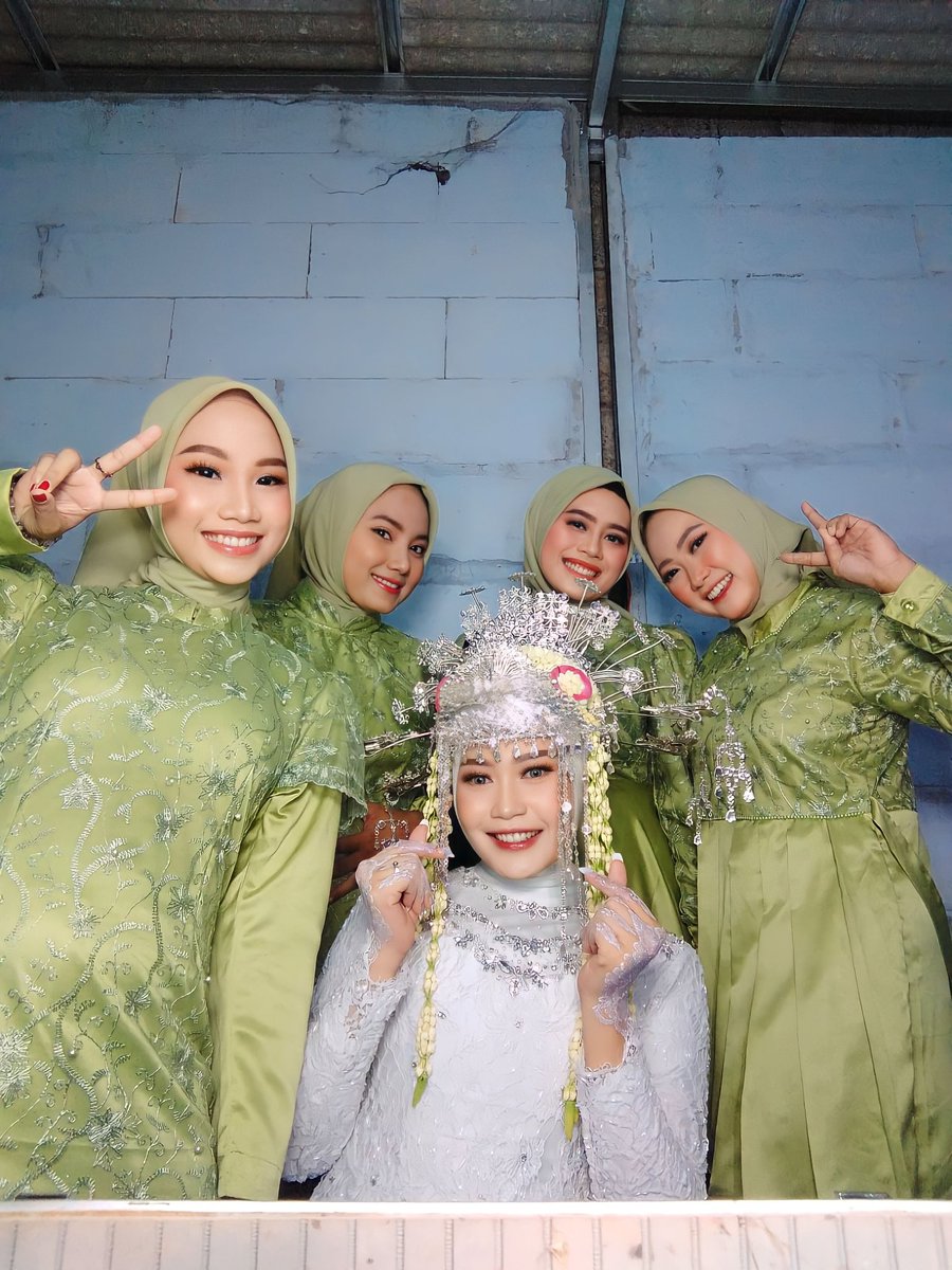 wulan_prmataa's tweet photo. Behind the scene 🤗 https://t.co/vBBPPORX15