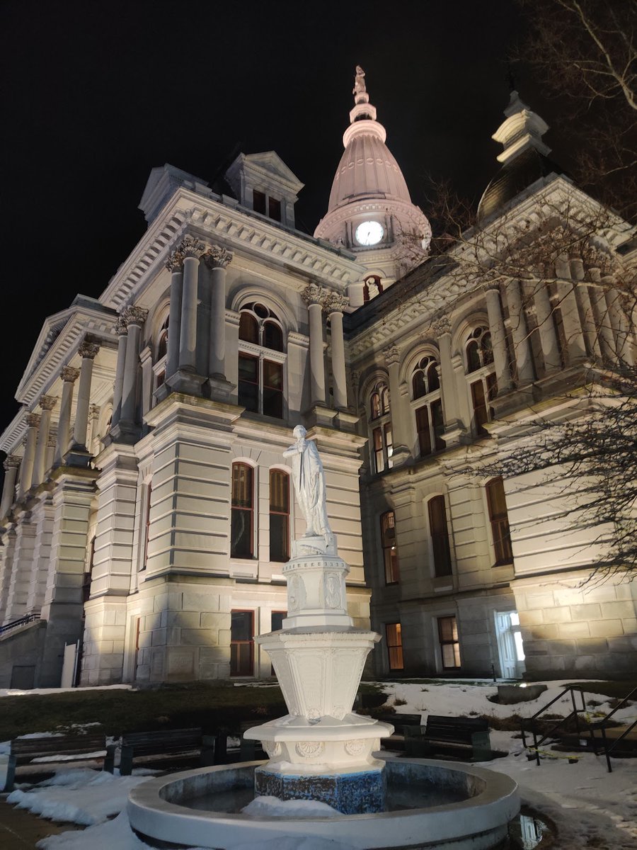 New town every hour on Twitter "Lafayette, Indiana Population 157,820