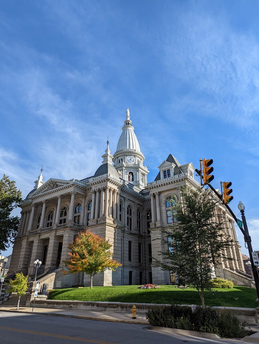 New town every hour on Twitter "Lafayette, Indiana Population 157,820