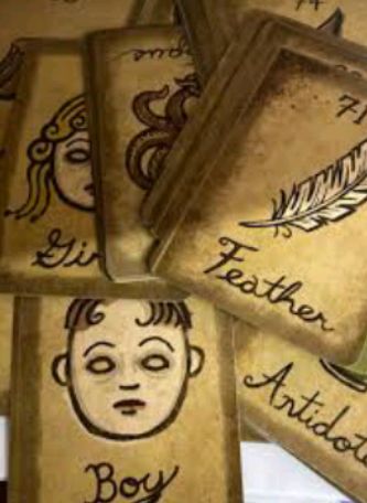 JonR48708's tweet photo. Secret pocket Oracle cards https://t.co/SgQ5tc4Ym1