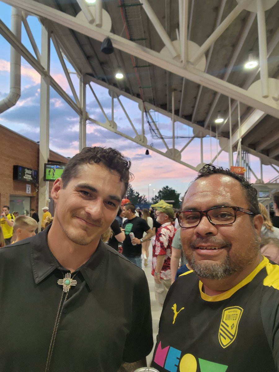 @NewMexicoUTD with the LEG... wait for it ENDARY Devon Sandoval. #SomosUnidos #NewMexico