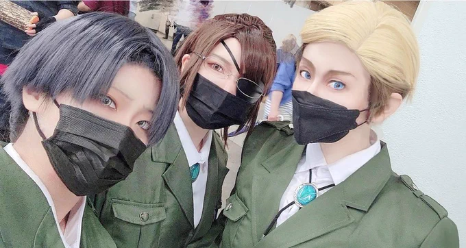cosplay  初めてのエルリのイベント(ゴロ兵)から一年が経ったので並べてみました!ブレ小田の衣装はリバイさんの分も作ってます1年で沢山の民の皆様とお話し出来て本当に嬉しいです次の双翼と28もよろしくお願いします