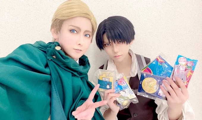 cosplay  初めてのエルリのイベント(ゴロ兵)から一年が経ったので並べてみました!ブレ小田の衣装はリバイさんの分も作ってます1年で沢山の民の皆様とお話し出来て本当に嬉しいです次の双翼と28もよろしくお願いします