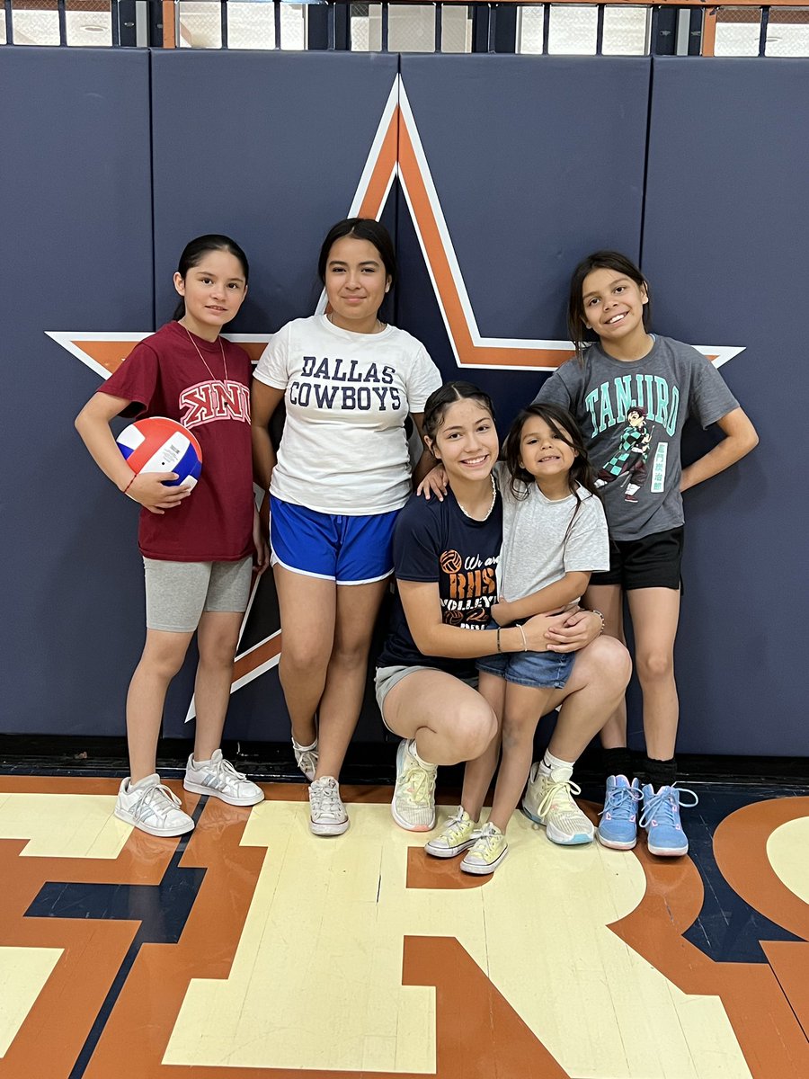 Zoey with some of her little cousins at the RHS volleyball and basketball camps. Thank you @abustillos13 and @ssolis3  the girls had fun.
