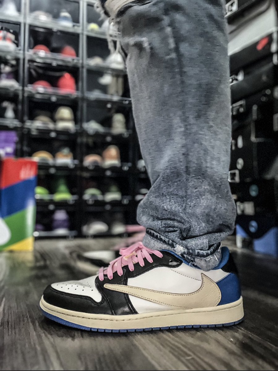 Missed the light to take a pic so this will have to do @trvisXX x #fragment x @Jumpman23 Jordan 1 low …..best colorway I’d the 1 lows IMO #yoursneakersaredope #SneakerScouts #kotd #sneakers #sneakerwars #sneakerhead #nike #sneakercommunity #sneakeraddict