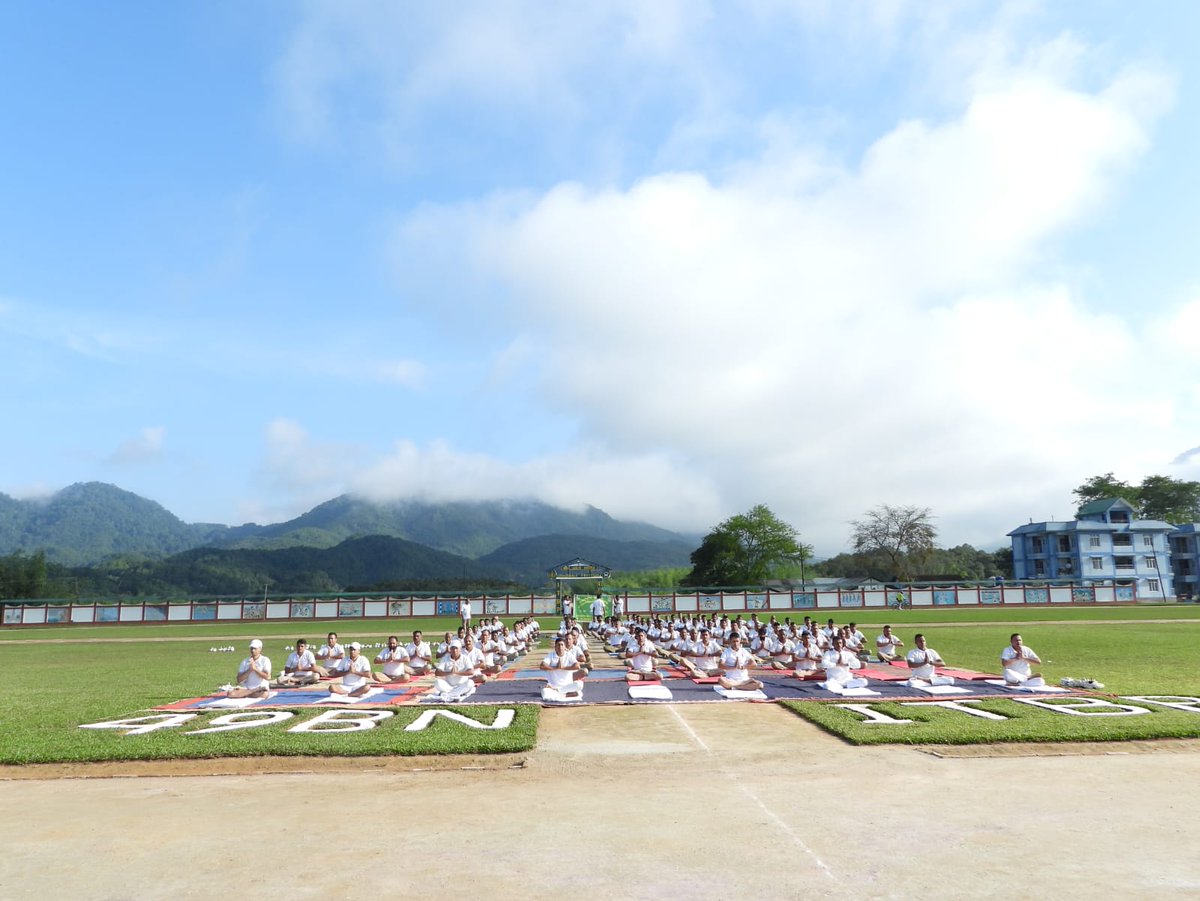 Yoga: for everyone...

A yoga session organised for the #Himveers by 49th Battalion ITBP, Basar Arunachal Pradesh.

#HarAnganYog
#IDY2023
#Himveers