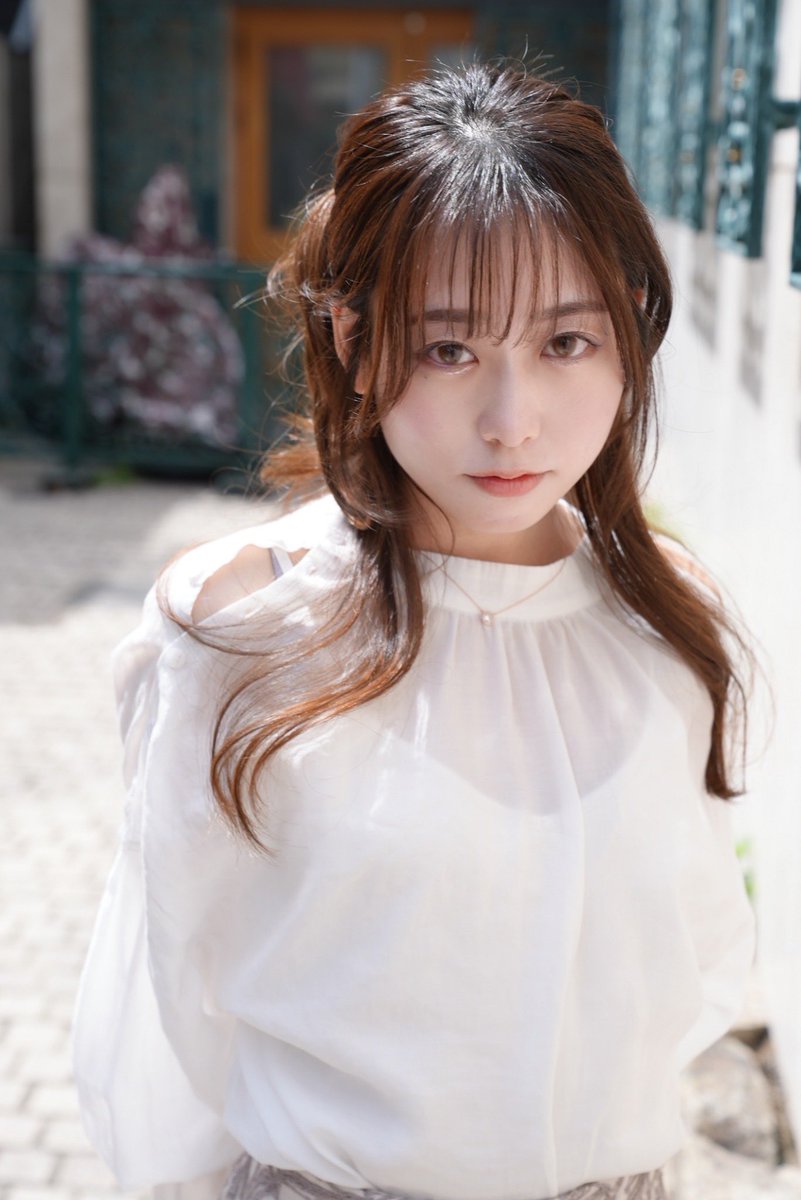 ioloid's tweet photo. 昔はタレ目になりたかった
今は自分の目がちょっと好き https://t.co/yb8ezS7ZG2