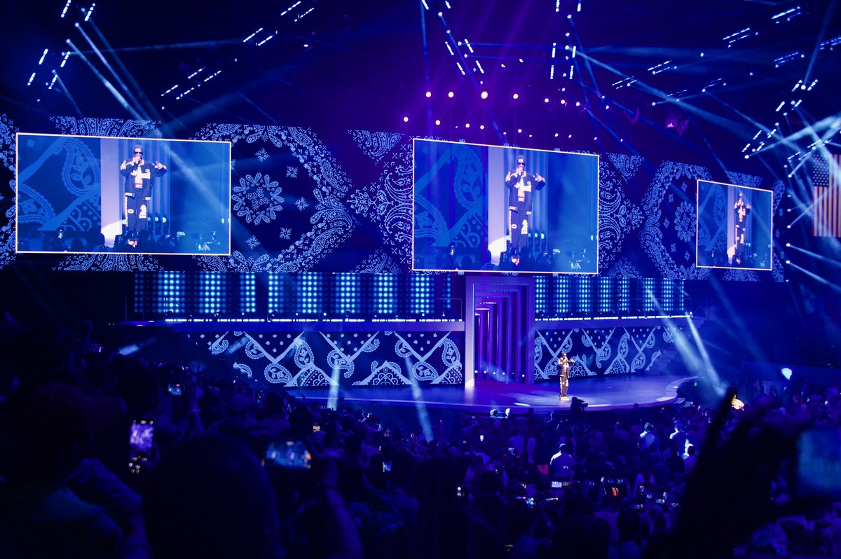 thrasosmedia's tweet photo. This year's Walmart Associates event involved 1000 digital assets for our Vertex Media Server system, >500 called qs, >2TBs of total content. Thx to Leo Events, Inter-Tain Productions, Xite Labs, UVLD, watchdog Technical Group, and Creative Technology!
@LEOEvents @XiteLabs @UVLD https://t.co/GVpr8TEVZF