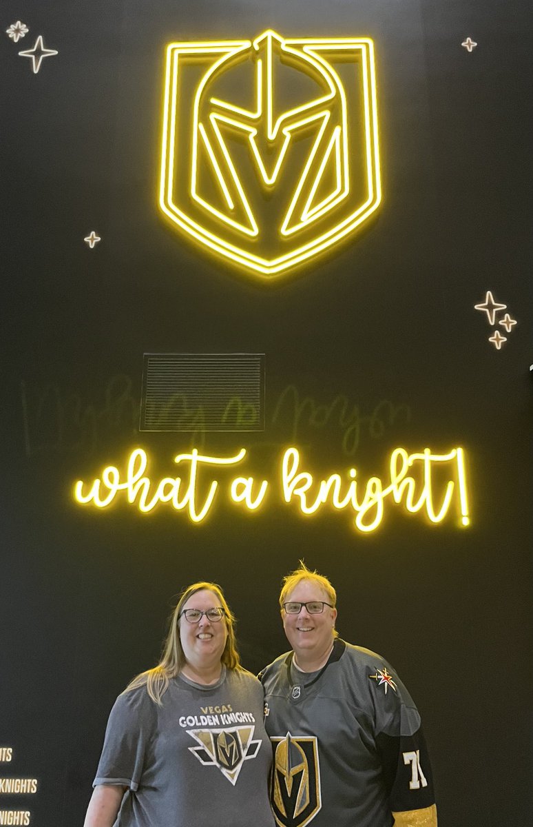 GoldenKnightCat's tweet photo. #uknightherealm #goknightsgo ⁦@GoldenKnights⁩ https://t.co/CMAtHn88uq
