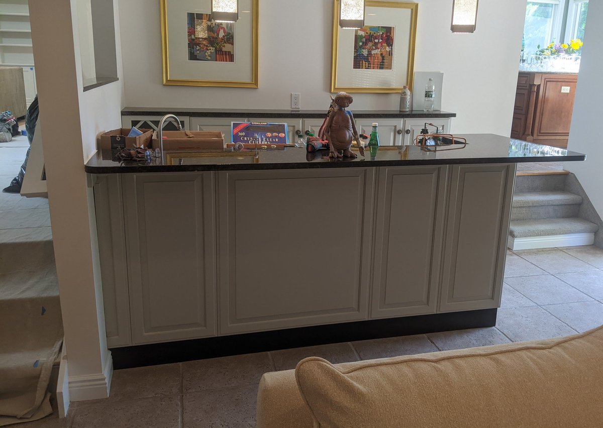 shore_corp's tweet image. Refinished to light gray satin finish.
#northshorerefinishing
#refinishing
#cabinets
#graycabinets