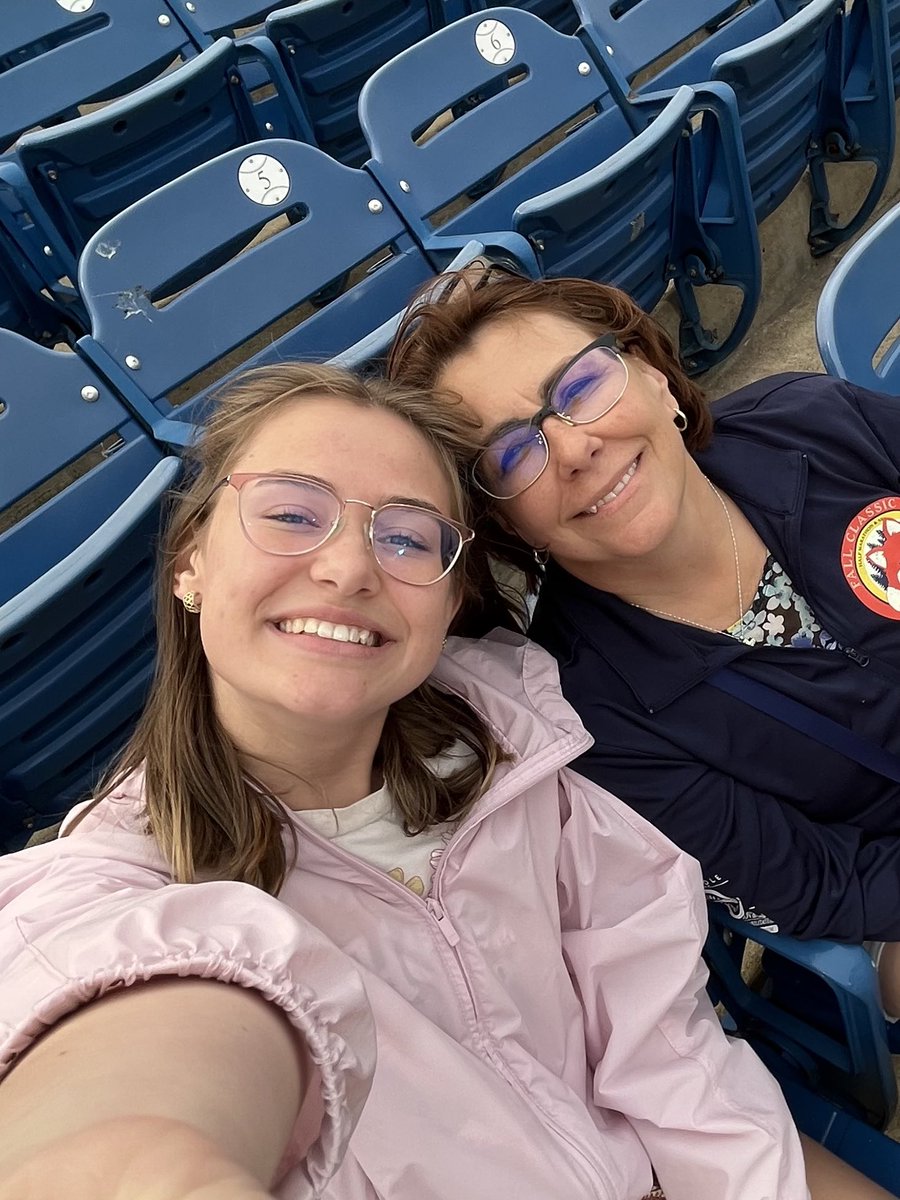 Ready for a win! Great to see Grover!  <a href="/LCCaptains/">Lake County Captains</a> #sausagefest