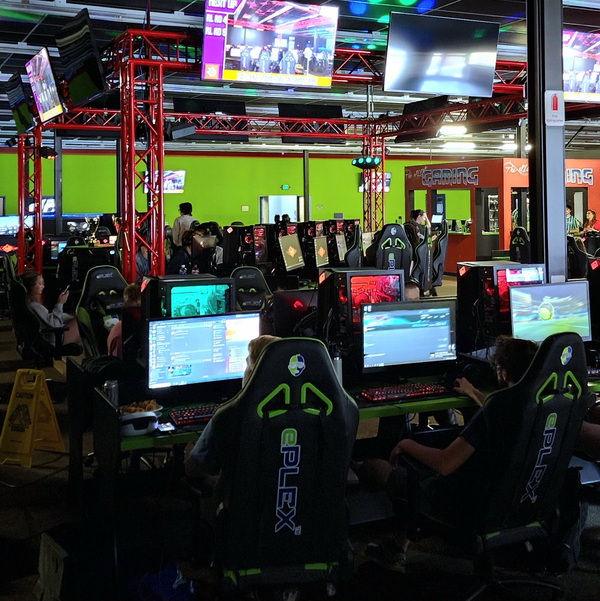 Infernos1s's tweet photo. Couldn't be a LAN without some pics! These lucky trophies are going home with the best teams Alabama has to offer. Can't wait to see these teams play off in the finals tomorrow! https://t.co/O38dymFe0H