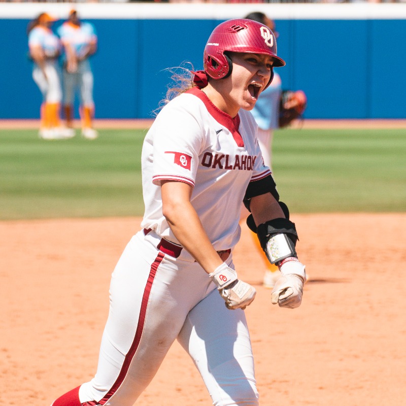 OU_Softball's tweet photo. 𝐒𝐞𝐞 𝐲𝐚 𝐢𝐧 𝐭𝐡𝐞 𝐒𝐞𝐦𝐢𝐬 

Seventh straight #WCWS Semifinals appearance ☑️

#ChampionshipMindset | 📝 @RohdeOK