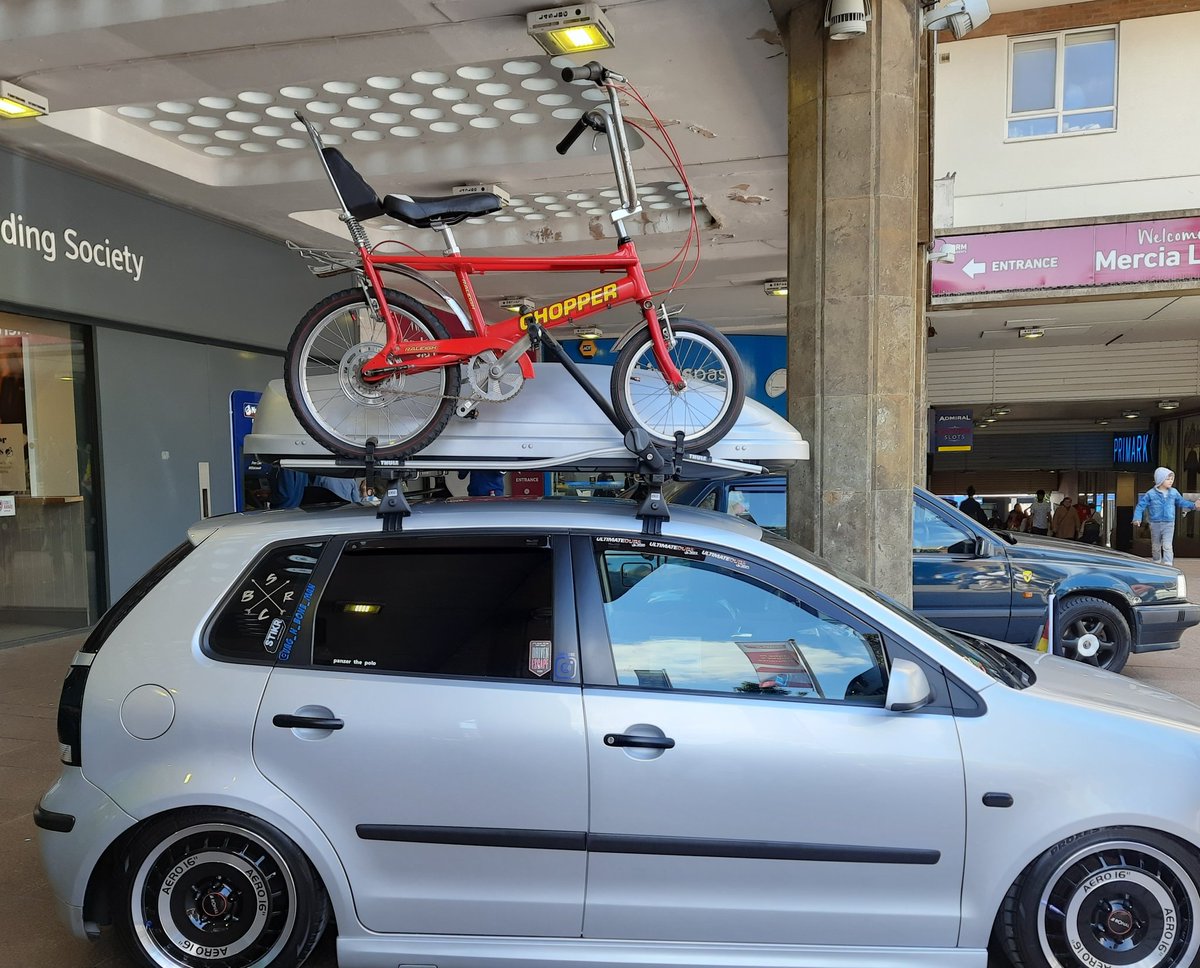ResidentCov's tweet photo. If there's one image that stuck in my mind from @CovMotoFest this year, it was this. Coincidentally, it's #WorldBicycleDay and #CycleFest
#Raleigh #Chopper https://t.co/qA1x0djOXM