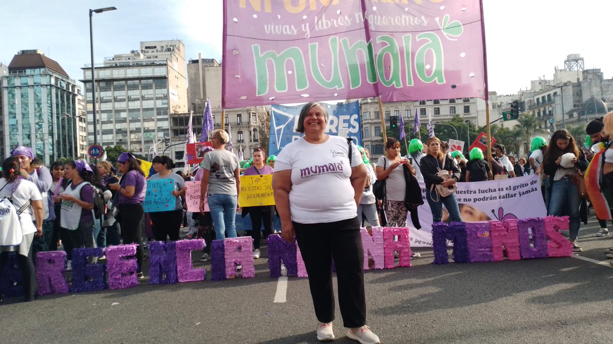 BsasMumala's tweet photo. 📣Como hace 8 años los #3J las #MuMaLas salimos a las calles buscando visibilizar los #femicidios y alzando la voz para exigir que se declare la #EmergenciaNiUnaMenos ante las escalofriantes cifras qué arrojó nuestro #ObservatorioMumala ✊🏾‼️ https://t.co/pJd4ySE9DI