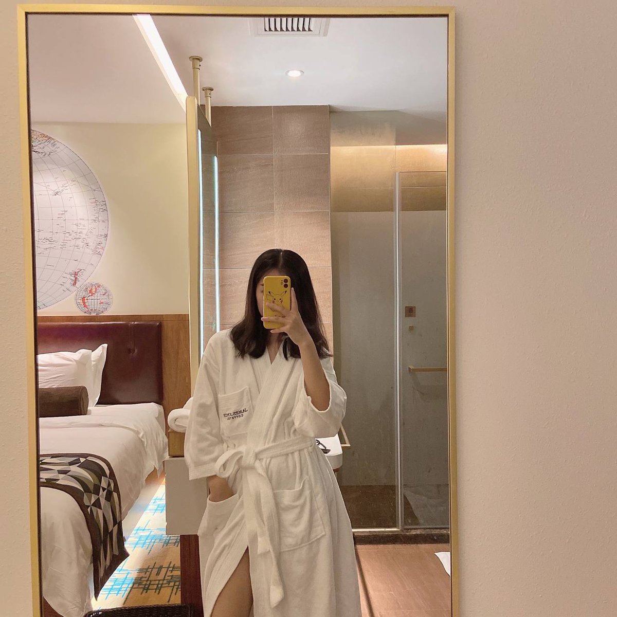 A lonely man. Look for warmth. Find a mate