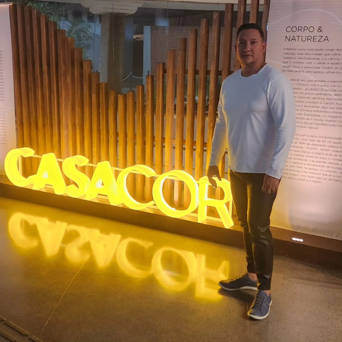 cicerosouzaarq's tweet photo. @casacorsp vendo tendências e prestigiando amigos https://t.co/nCgAMKmQ0t